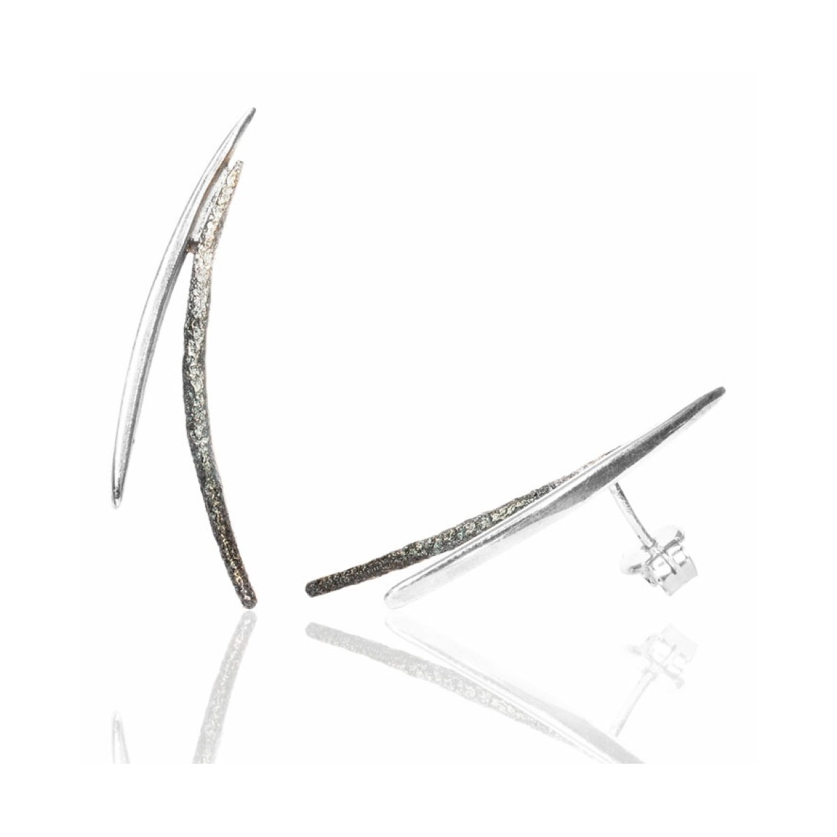 Dynamic grey medium earring van Arior Barcelona