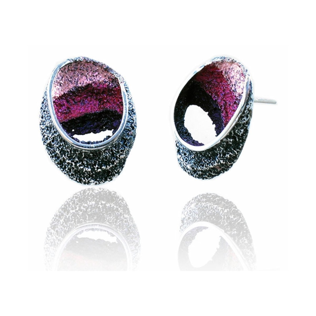 Purple Sinera big earrings van Arior Barcelona