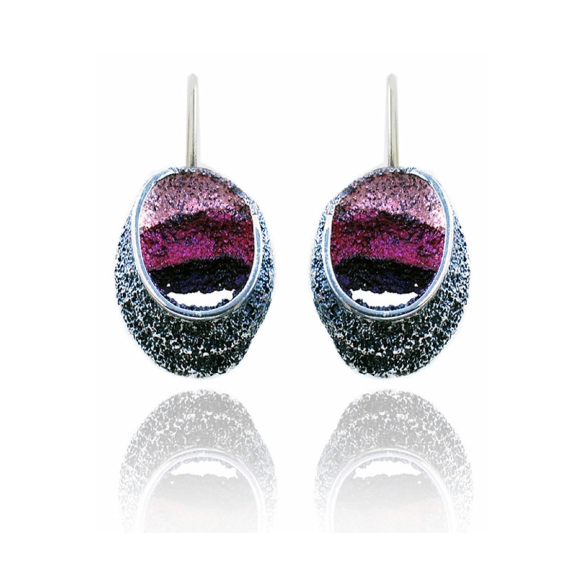 Purple Sinera big earrings van Arior Barcelona