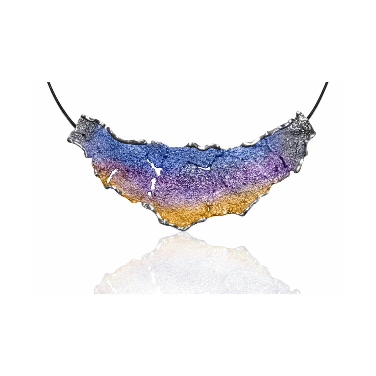 Violet Intenzza big necklace van Arior Barcelona