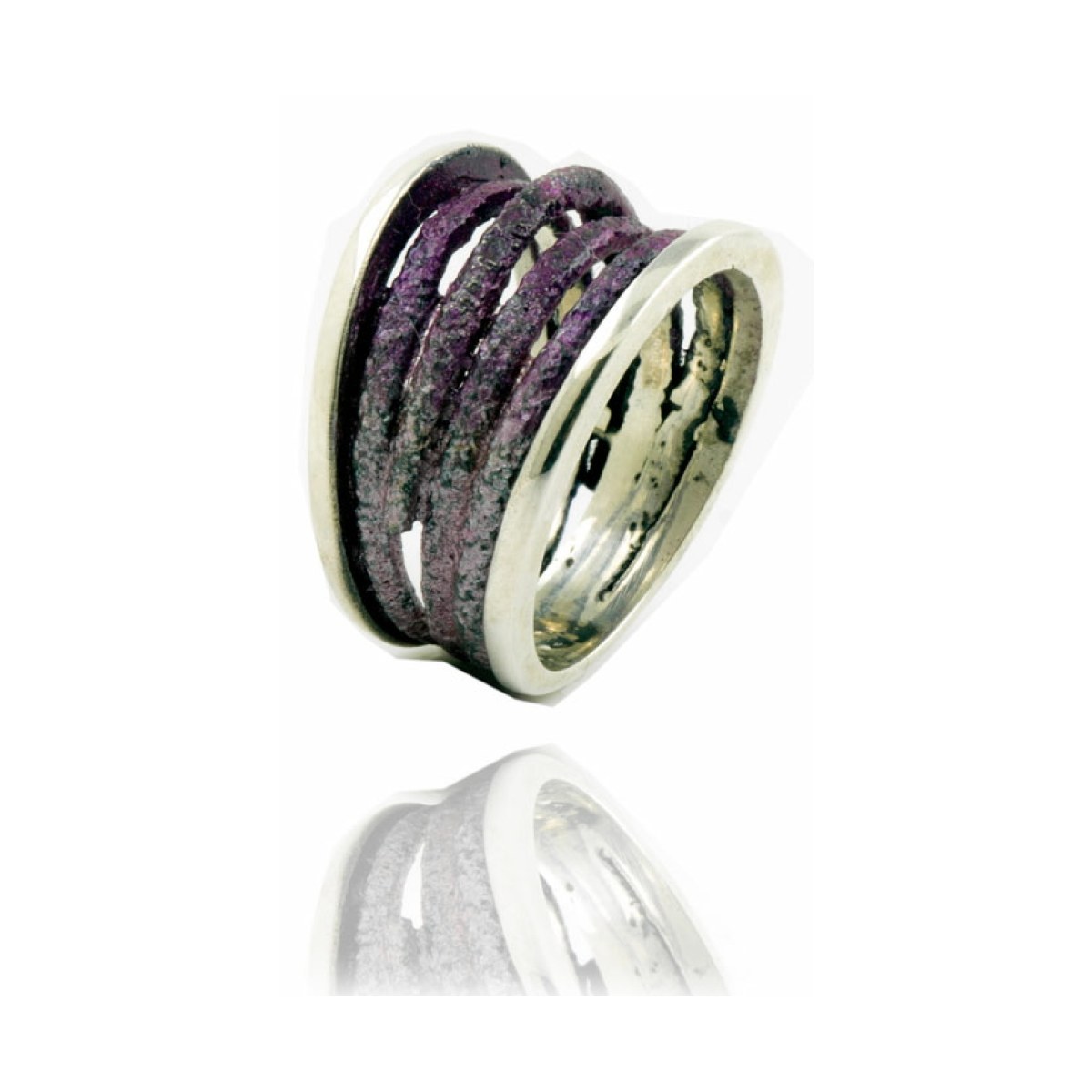 Dynamic violet big ring van Arior Barcelona