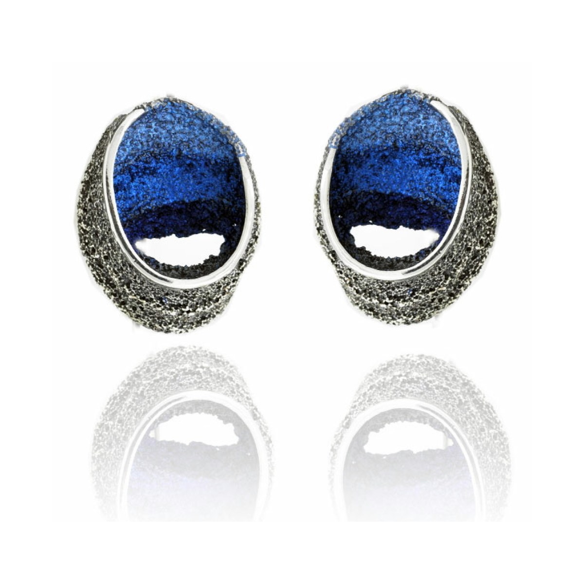 Electric-blue Sinera big earrings van Arior Barcelona