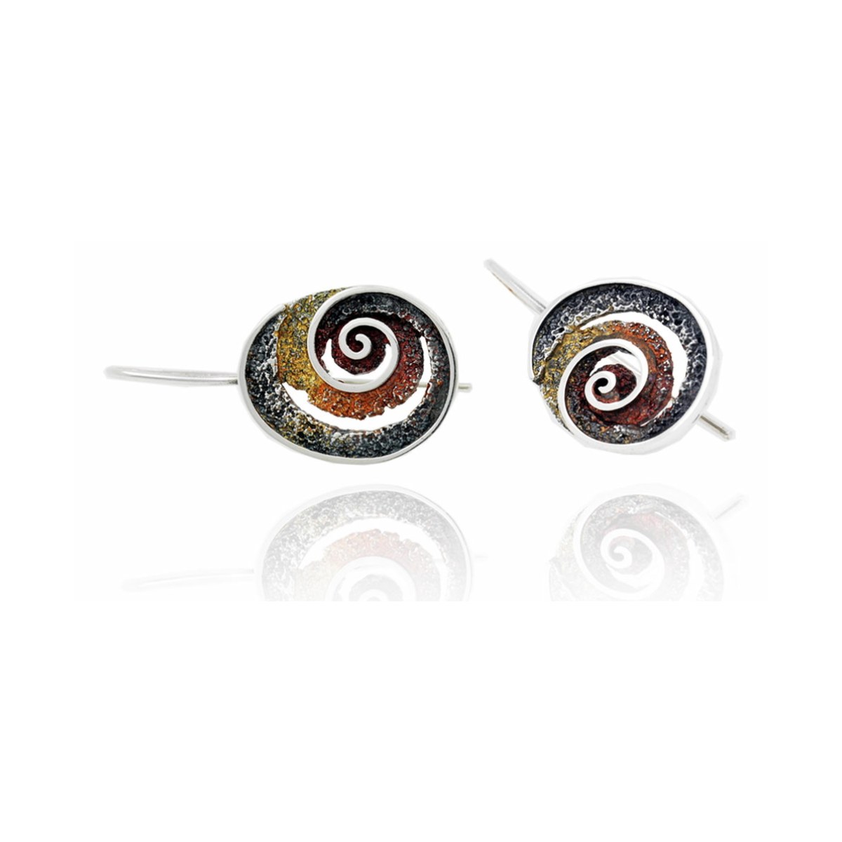 Ochre Riera big earrings van Arior Barcelona