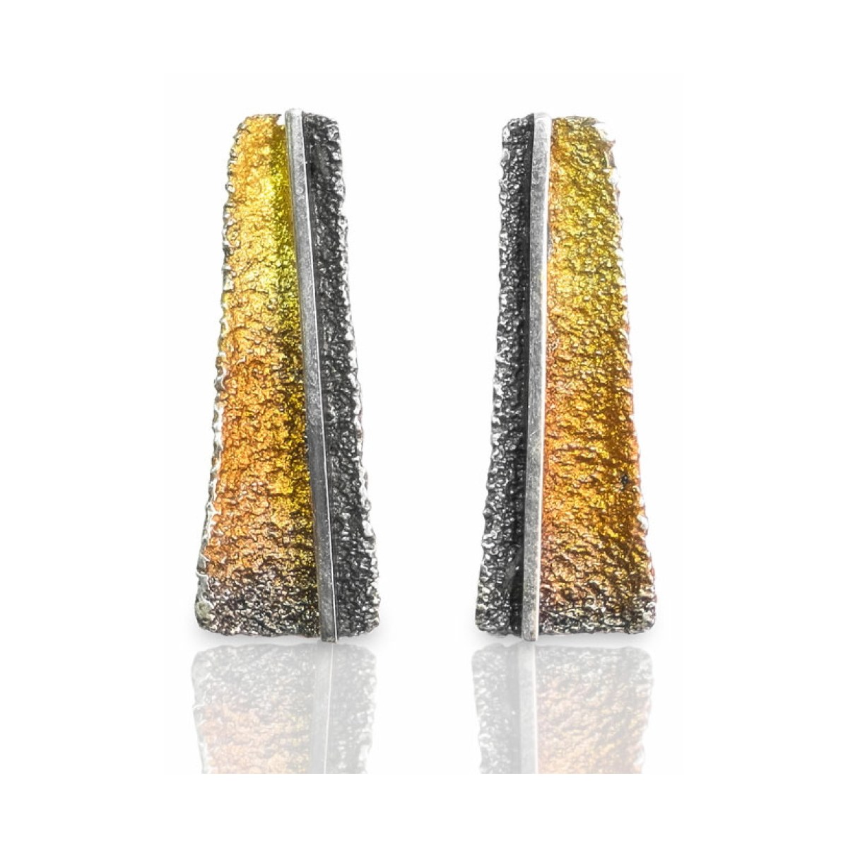 Osha ochre big earring van Arior Barcelona