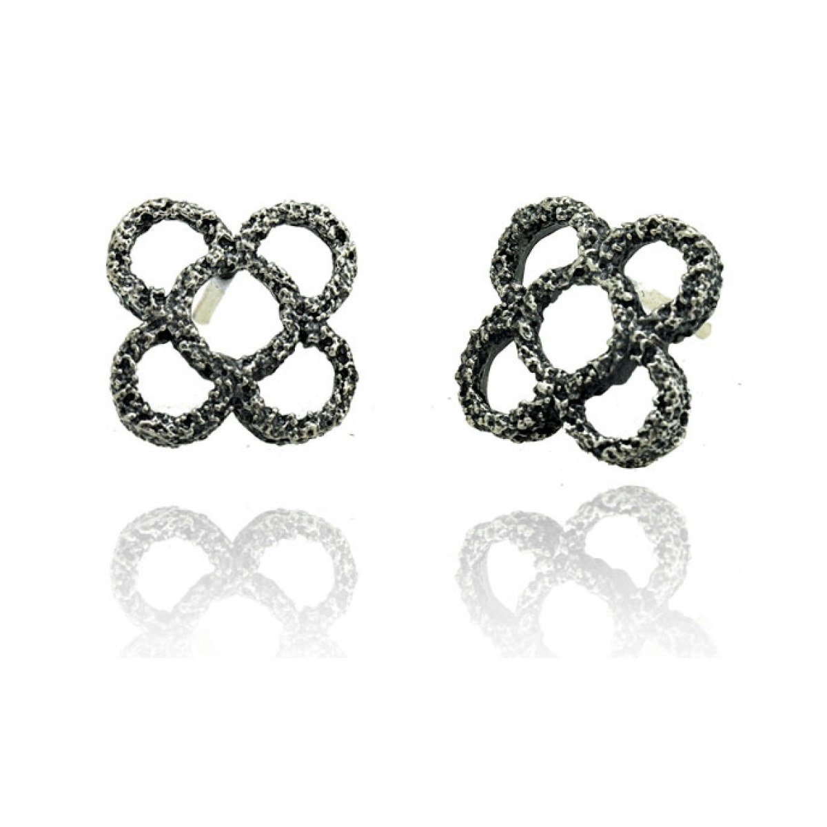 Large Perforated Panot Earrings van Arior Barcelona
