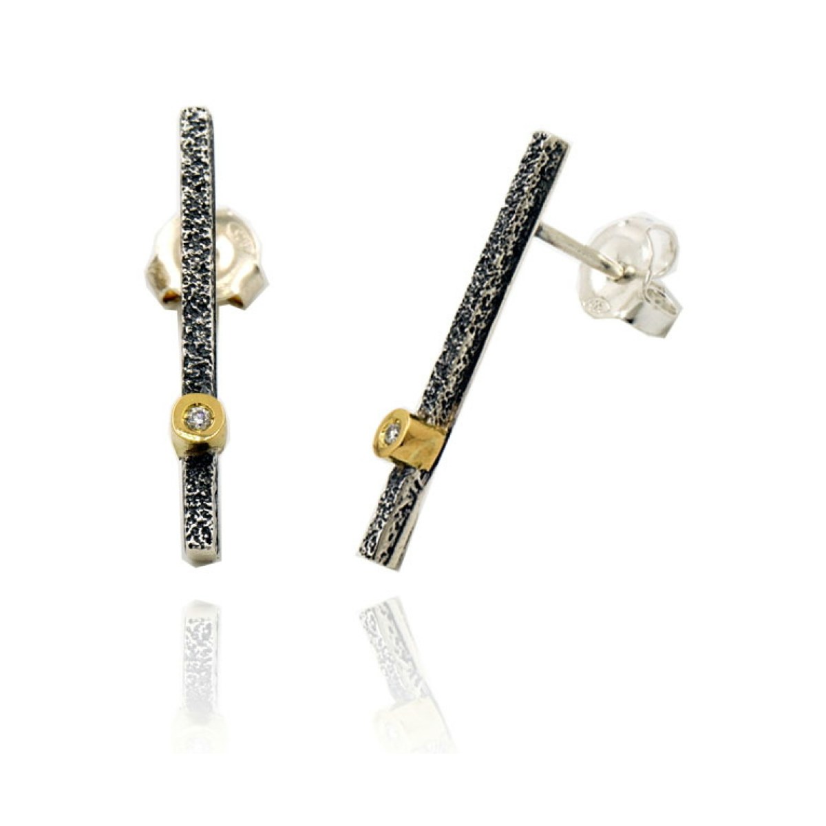 Kora round small earring van Arior Barcelona