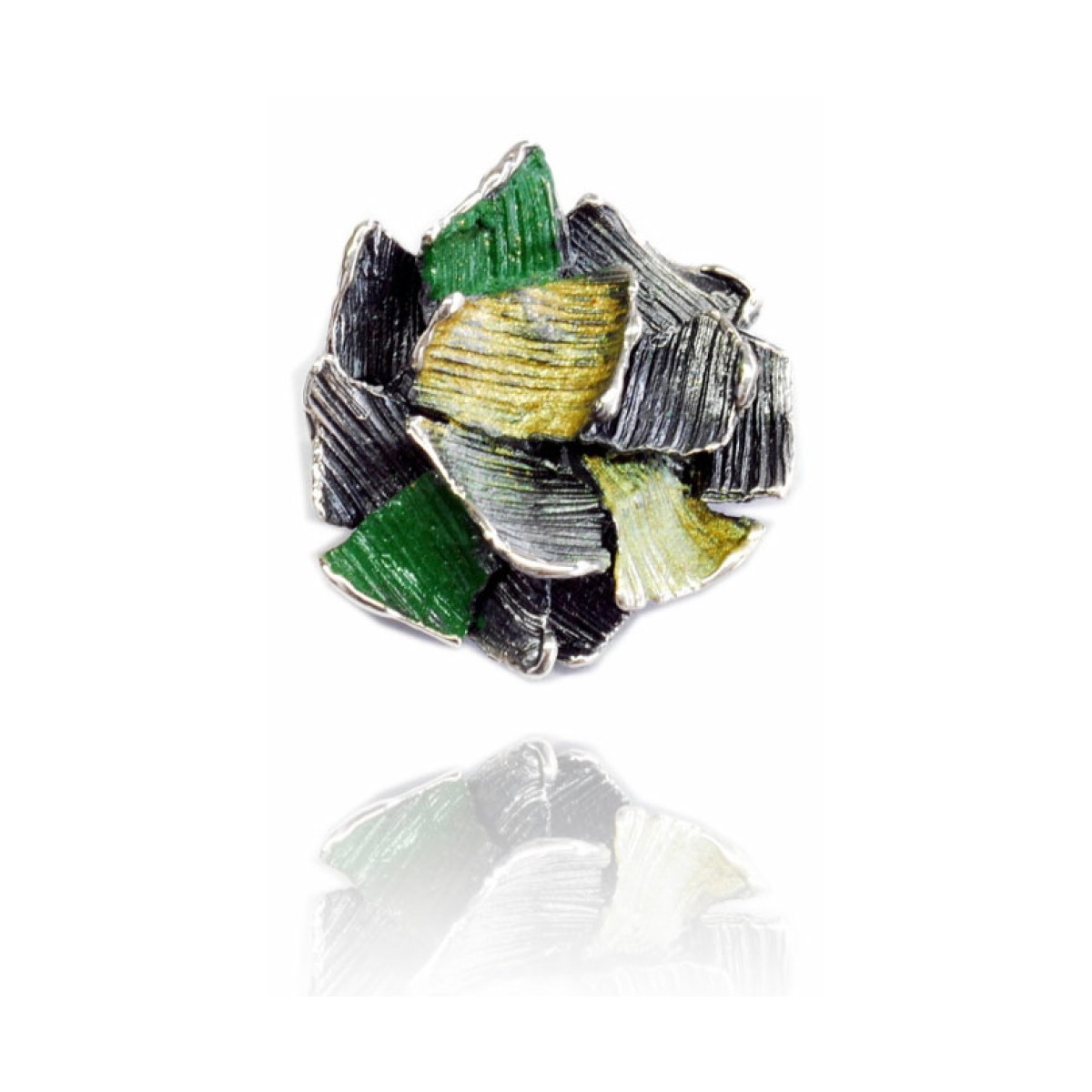 Small lichen-green Summum pendant van Arior Barcelona