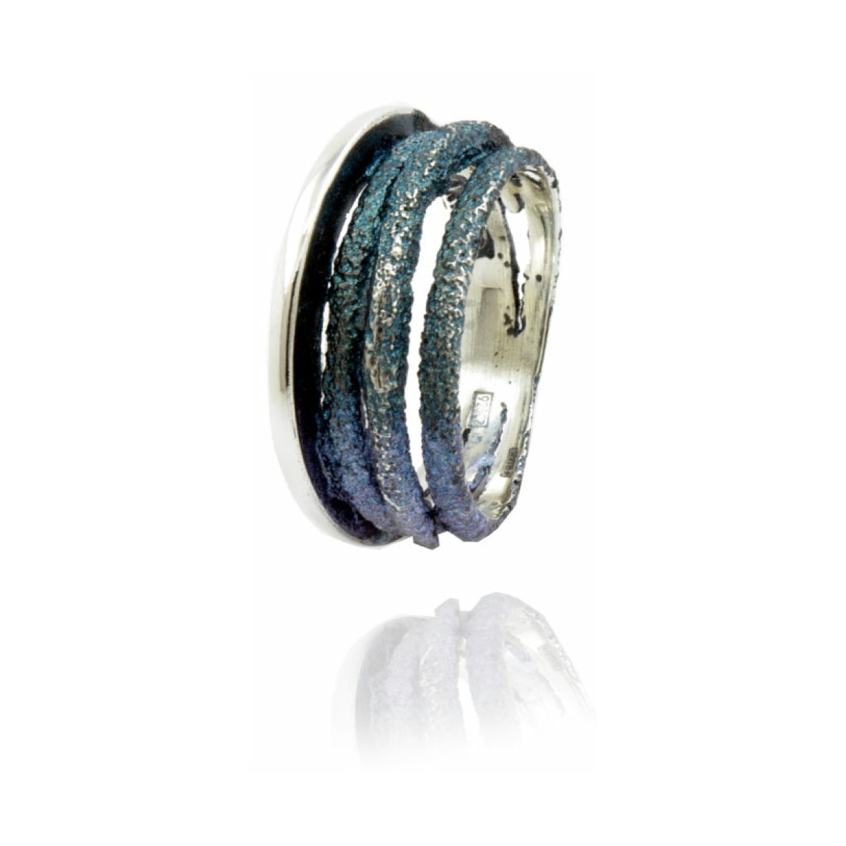 Dynamic blue little ring van Arior Barcelona