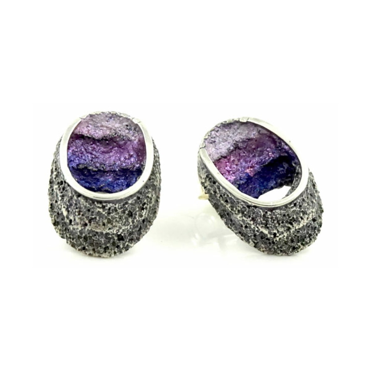 Sinera medium lilac earrings van Arior Barcelona