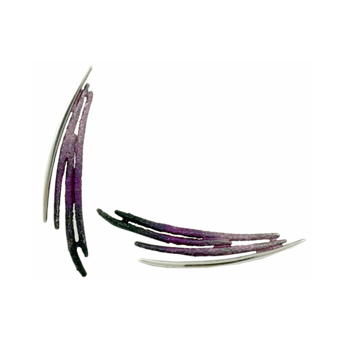 Dynamic violet big earring van Arior Barcelona