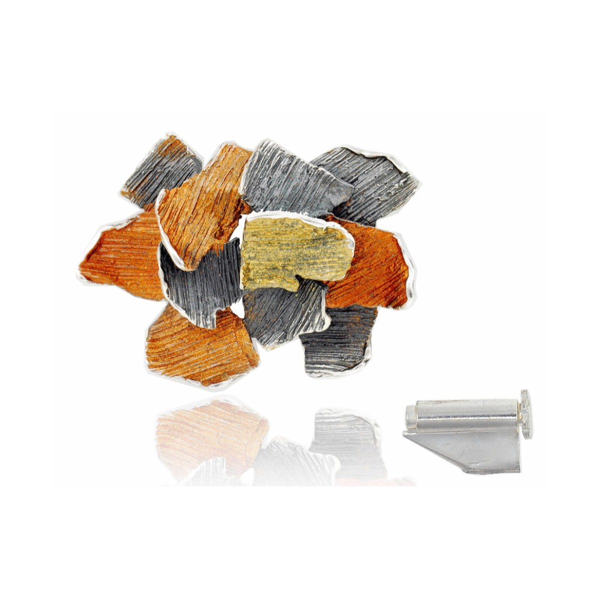 Big ochre Summum brooche van Arior Barcelona