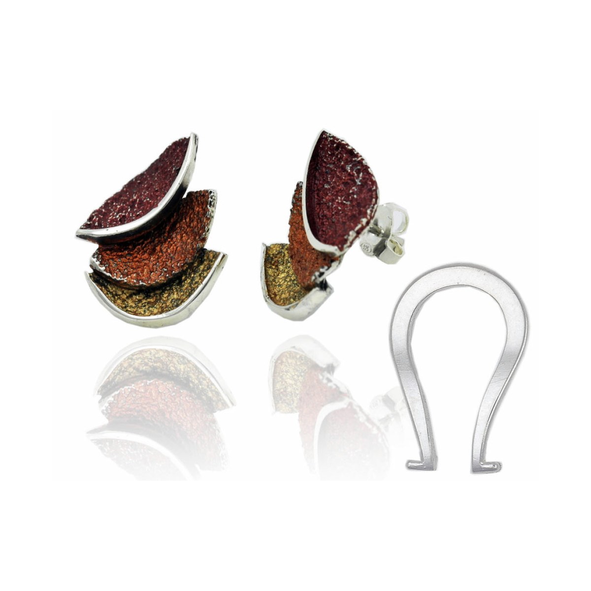 Ochre Smile big earring van Arior Barcelona
