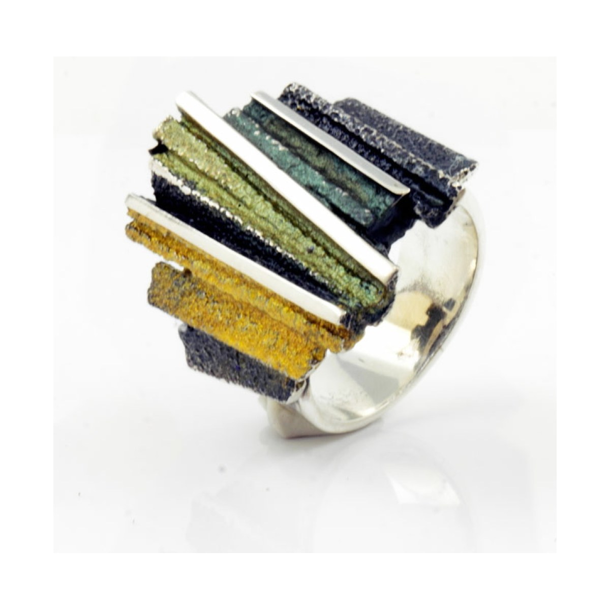 Dana green big ring van Arior Barcelona