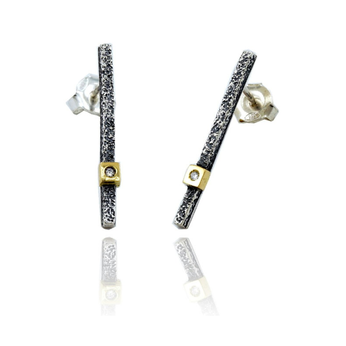 Kora square small earring van Arior Barcelona