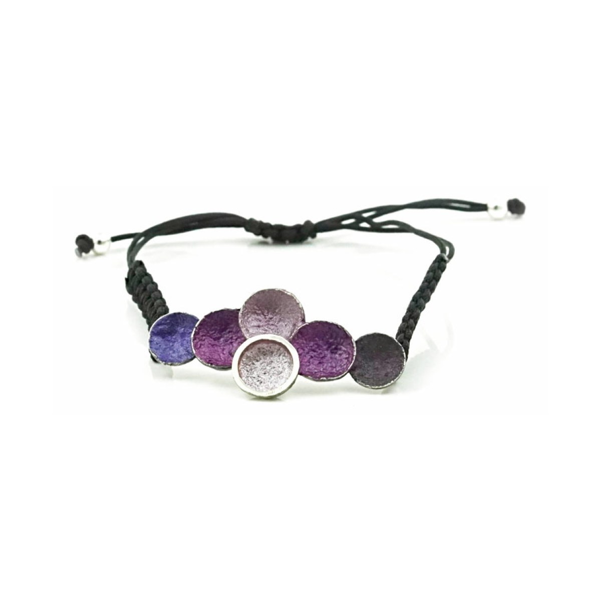 Singular violet macramé bracelet van Arior Barcelona