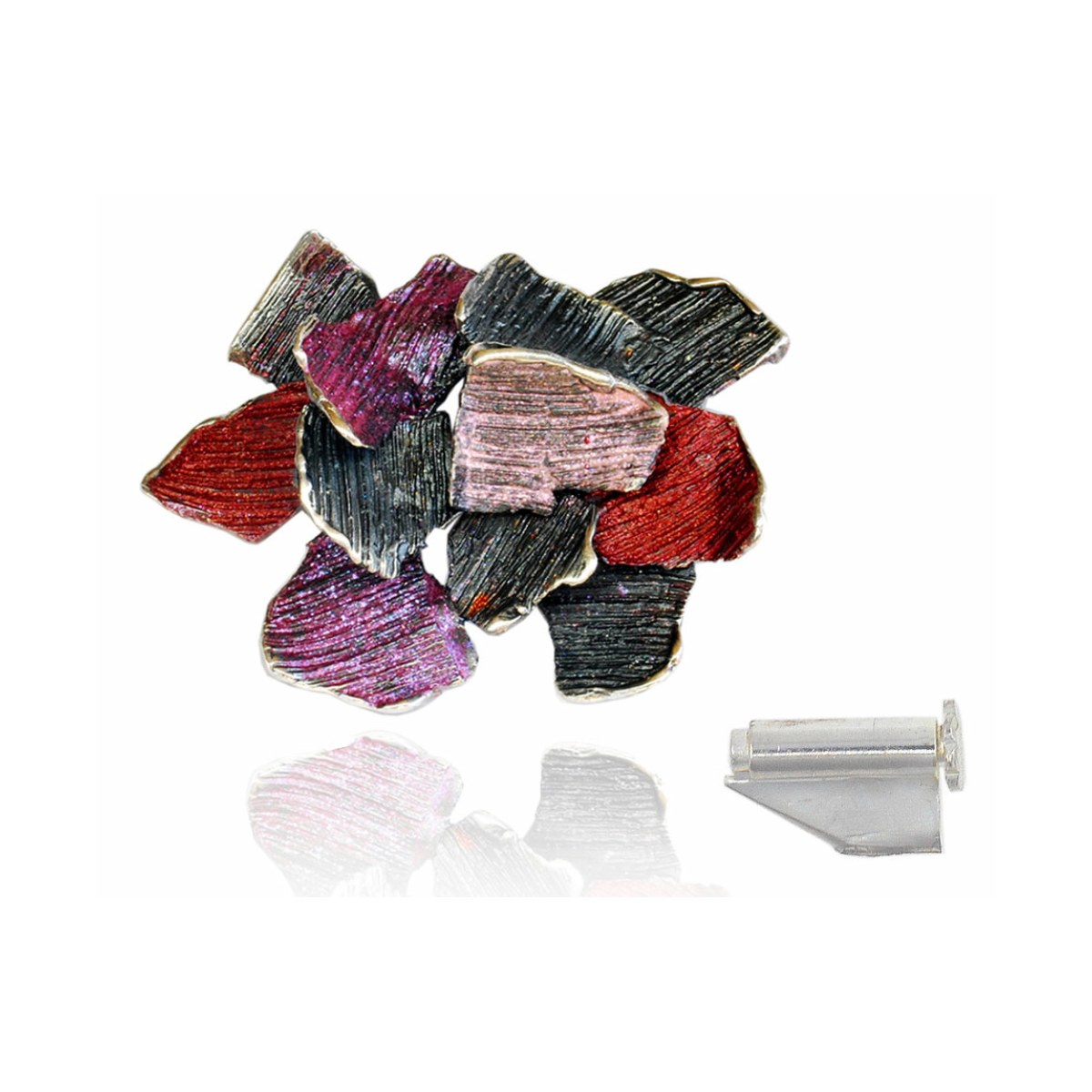 Red Summum brooche van Arior Barcelona