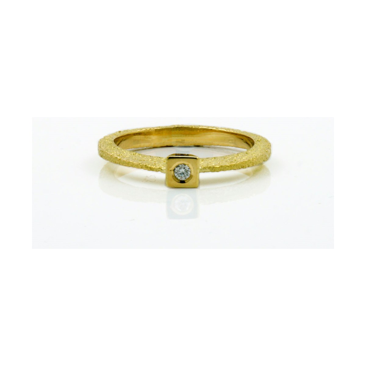 Textured Ring Nil, Gold and Diamond van Arior Barcelona